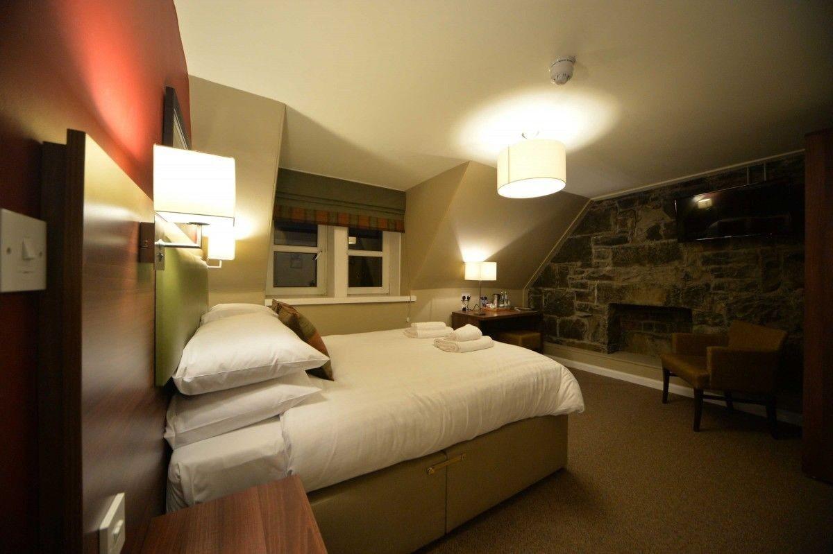 The Portree Hotel מראה חיצוני תמונה