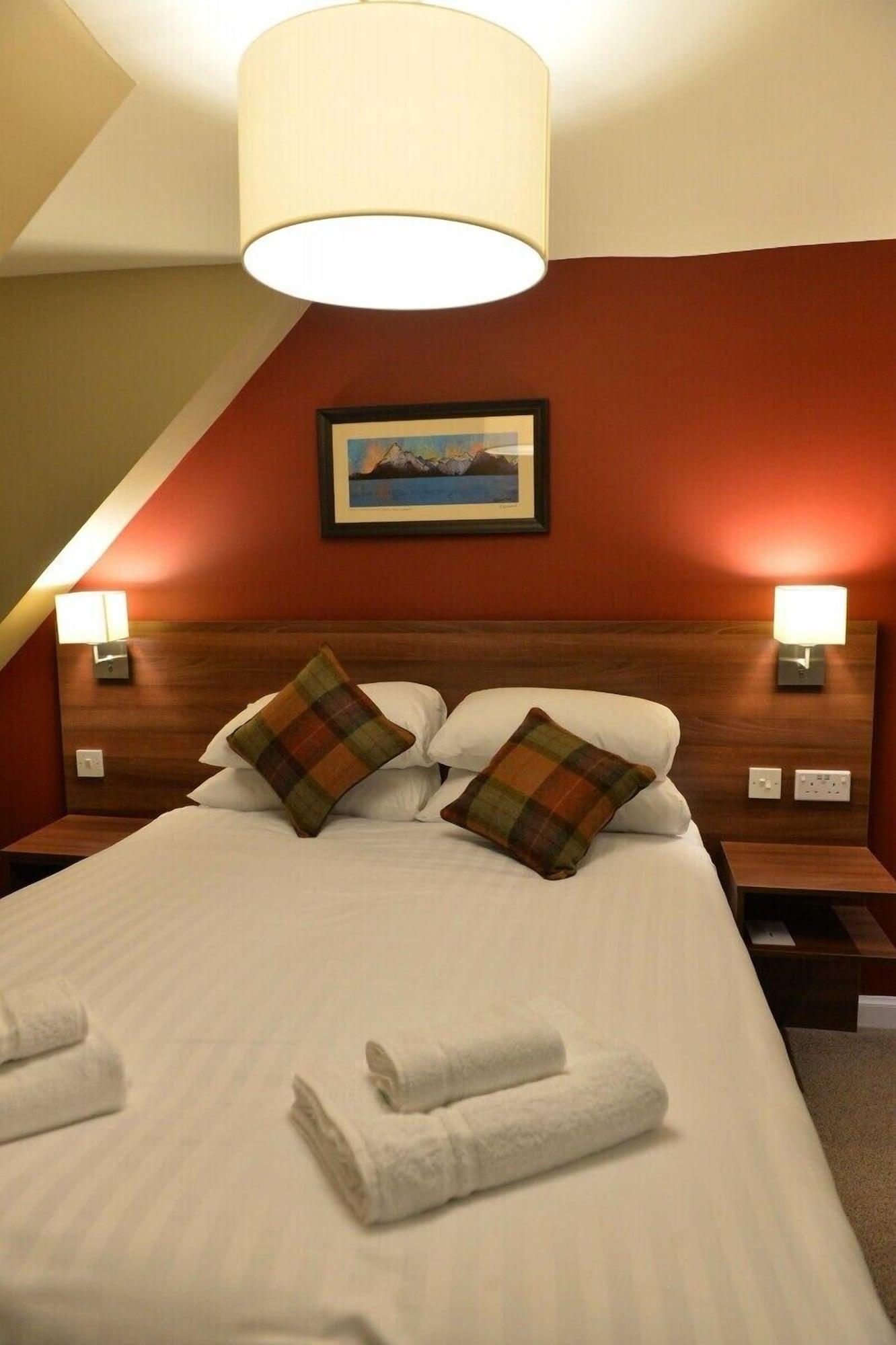 The Portree Hotel מראה חיצוני תמונה