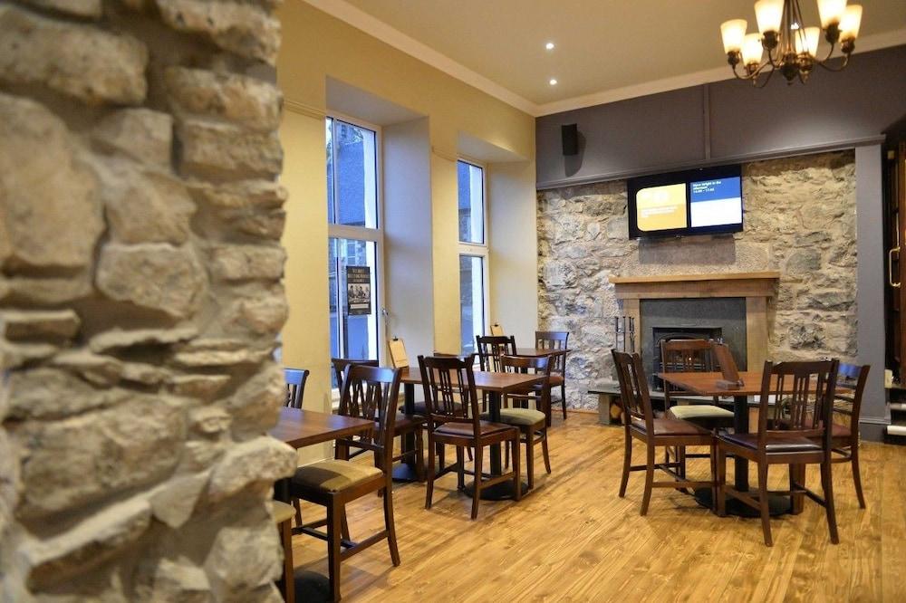 The Portree Hotel מראה חיצוני תמונה