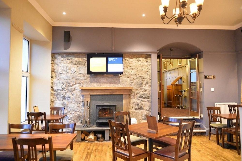 The Portree Hotel מראה חיצוני תמונה
