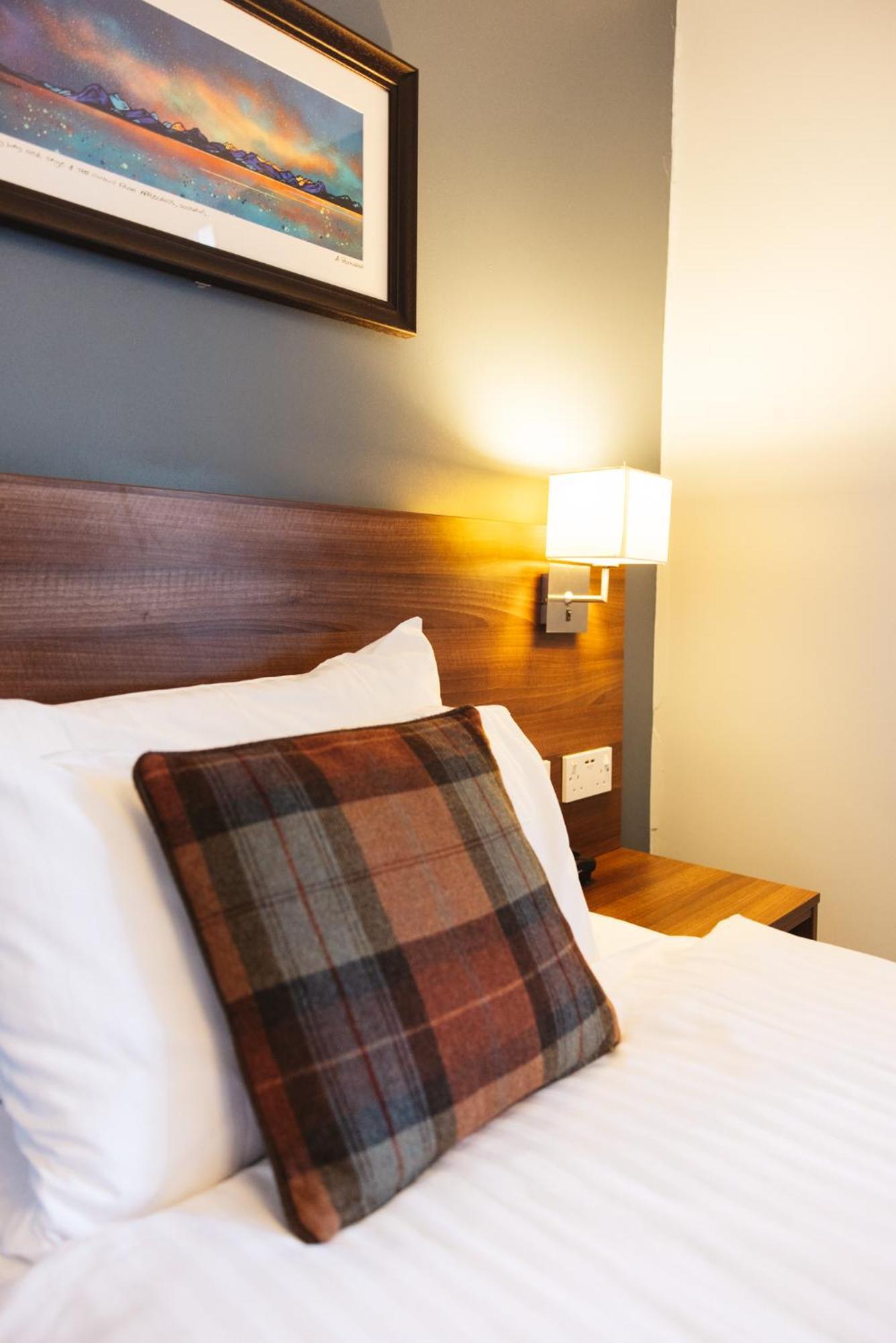 The Portree Hotel מראה חיצוני תמונה