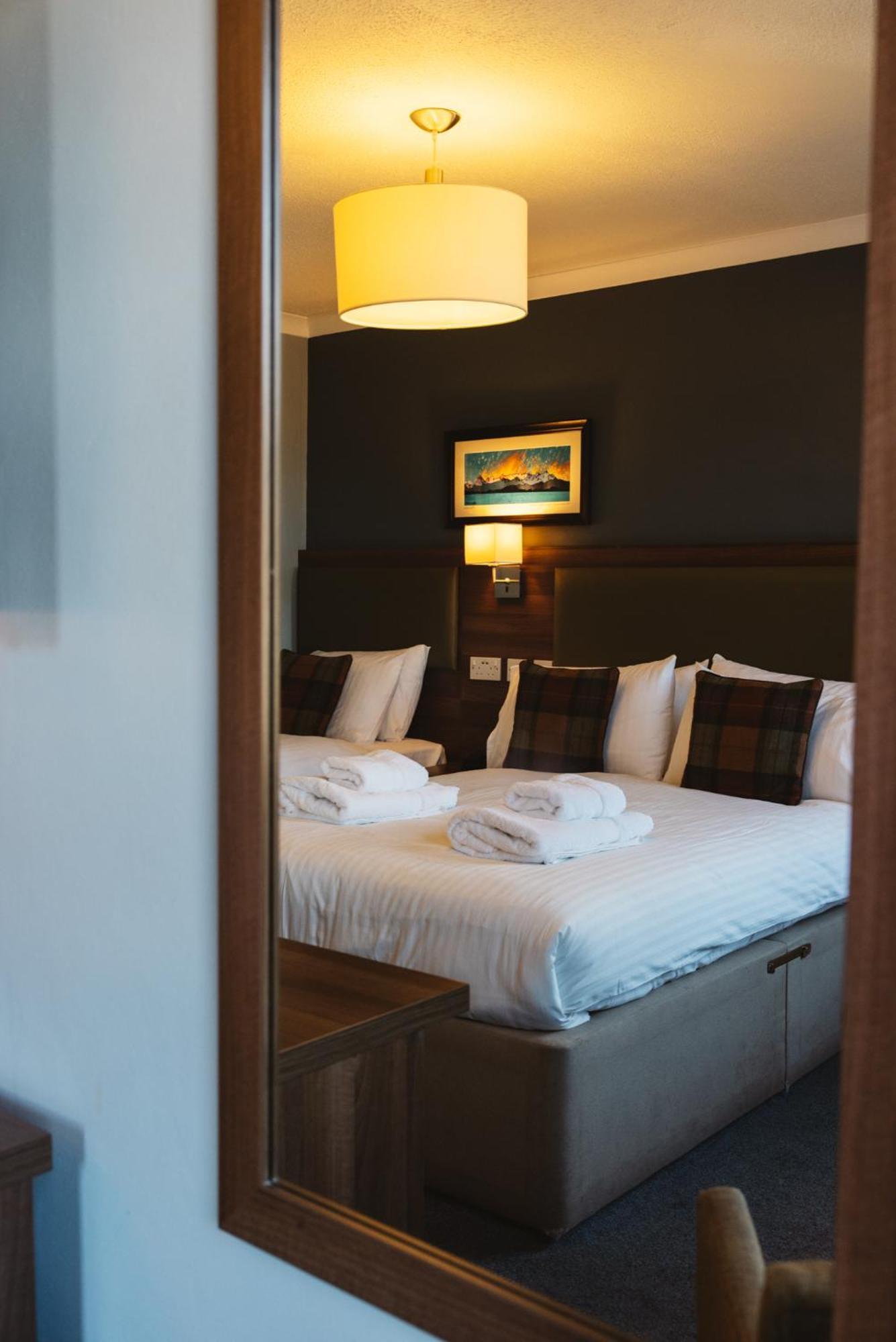 The Portree Hotel מראה חיצוני תמונה