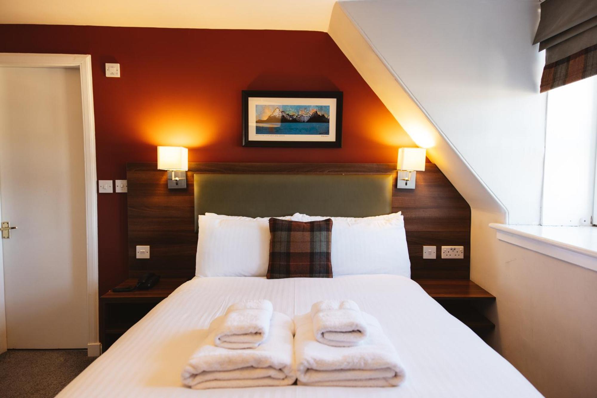 The Portree Hotel מראה חיצוני תמונה