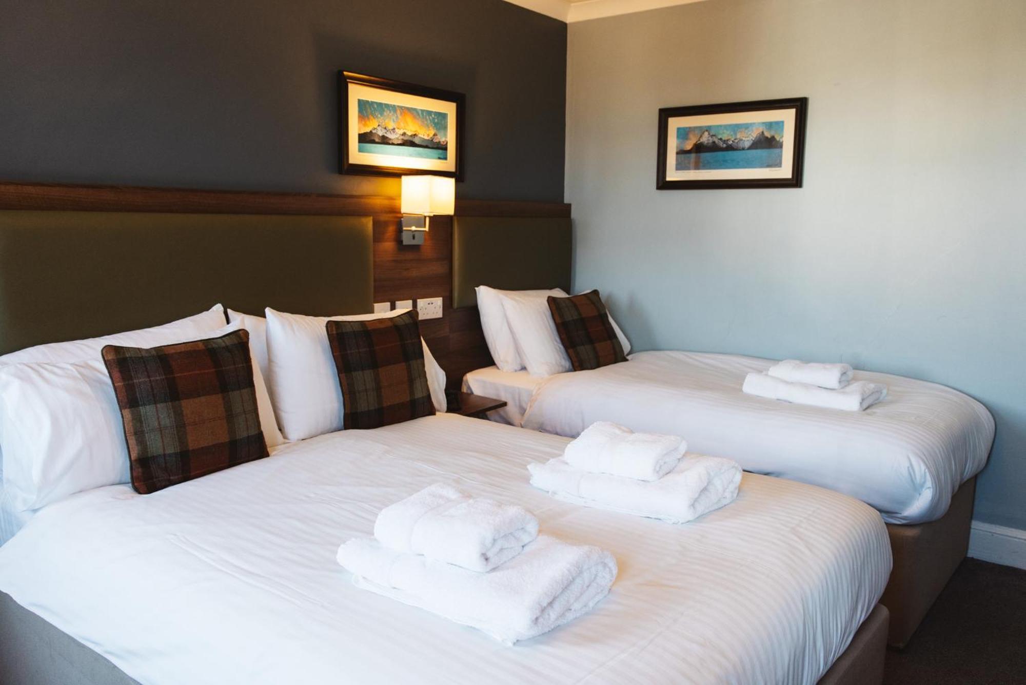 The Portree Hotel מראה חיצוני תמונה